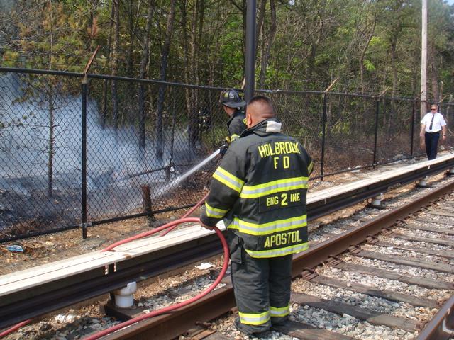 Brush Fire at LIRR Memorial Day 5-25-09